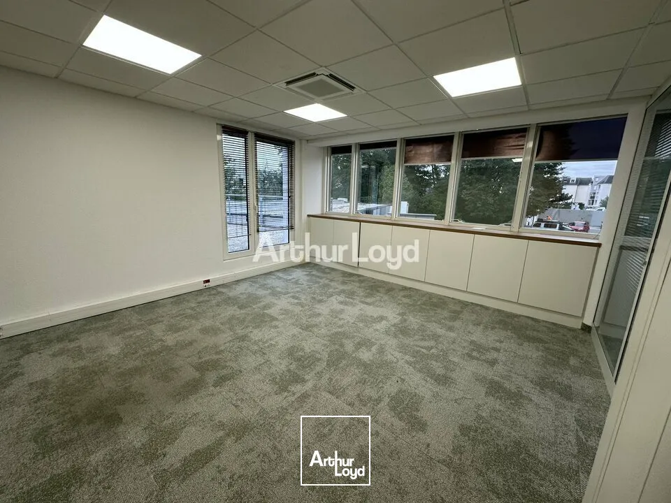 BUREAUX à LOUER de 298 m²