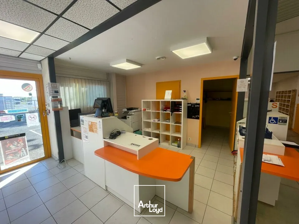 A louer local 610 m² environ en ZAC - secteur LUCON (85) 