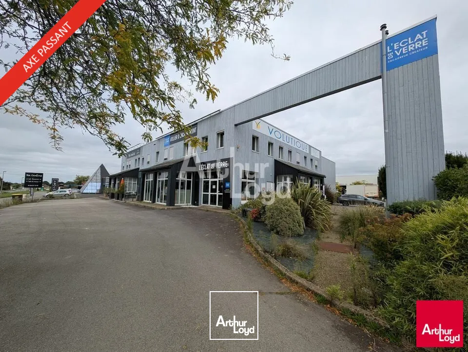 Local commercial avec visibilité et accès facile au sein de la Route du Meuble !