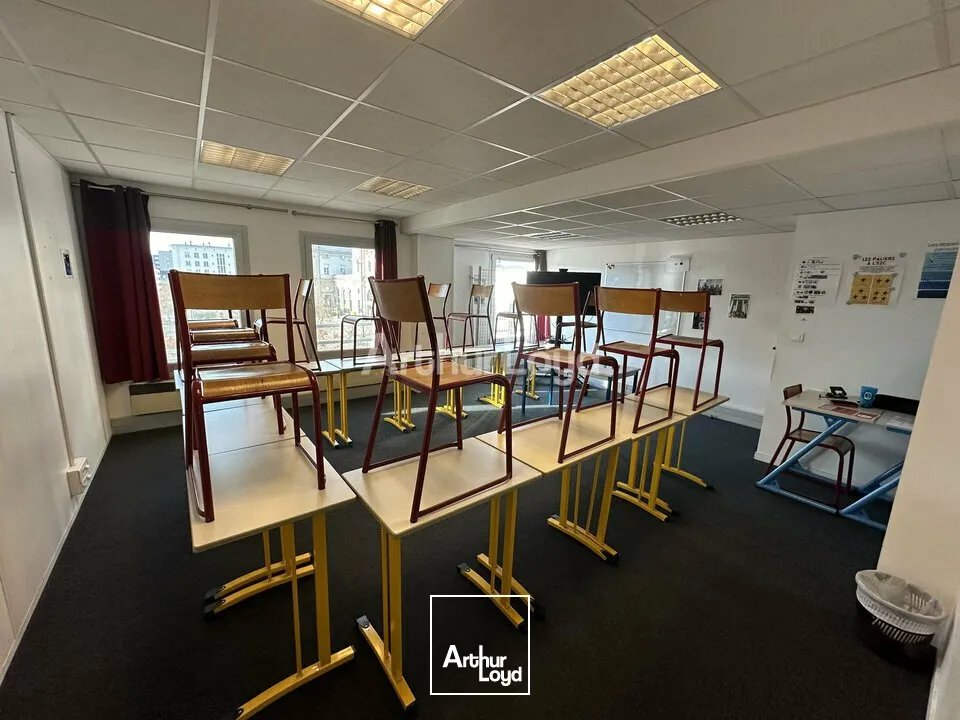 Plateaux de bureaux d'environ 542 m2 et 17 places de parkings - Gare TGV REIMS CENTRE 