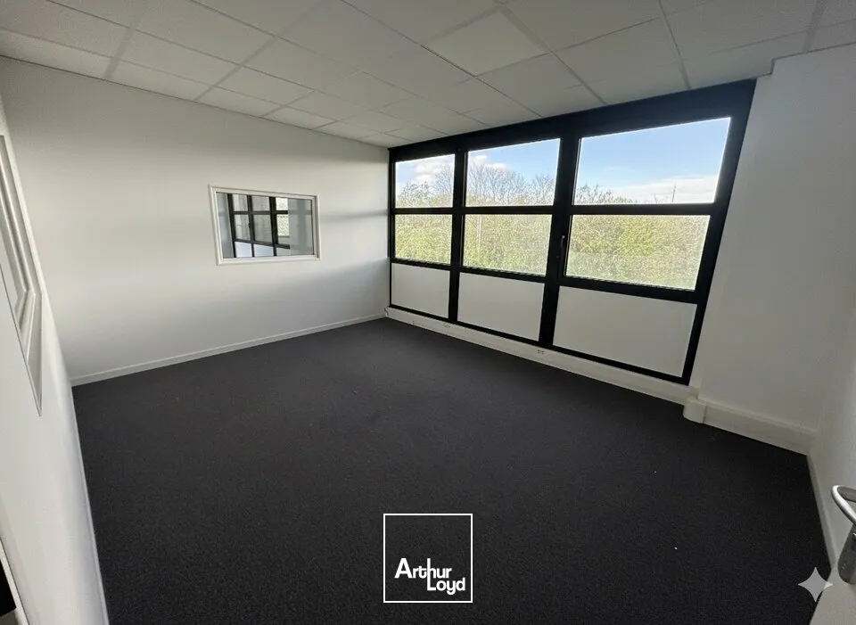 Bureaux d'environ 138 m2 - REIMS FARMAN
