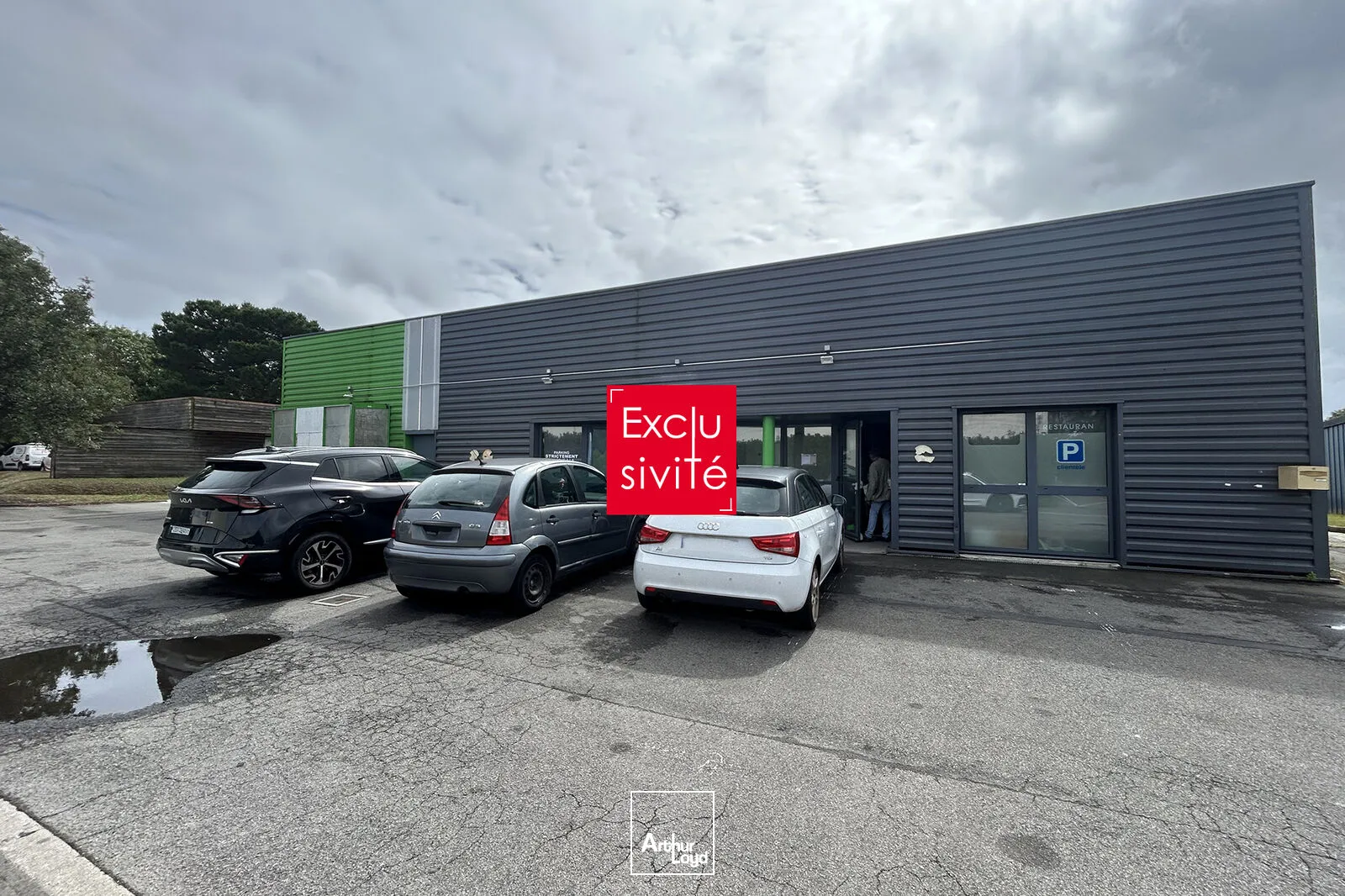 Bâtiment commercial de 500 m² à louer à Saint-Herblain. Proche Atlantis- Nantes 