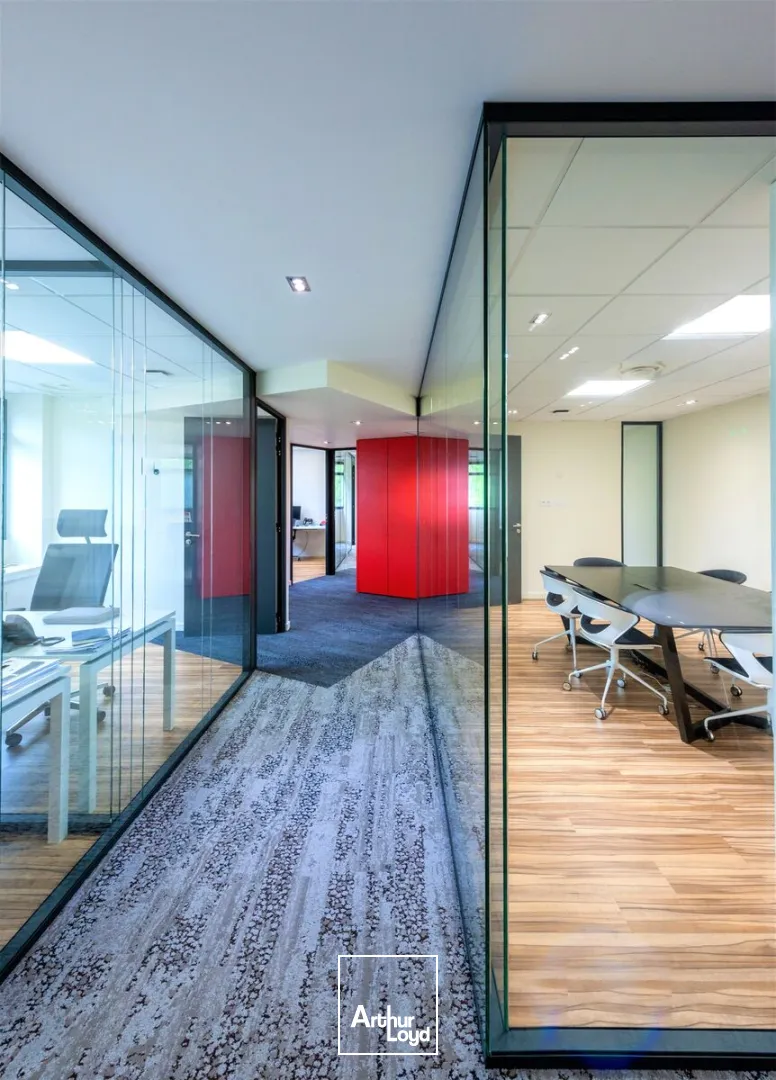 BUREAUX A VENDRE OU A LOUER - ESPACE COMBOIRE 