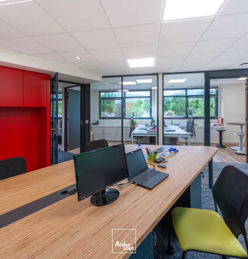 BUREAUX A VENDRE OU A LOUER - ESPACE COMBOIRE 