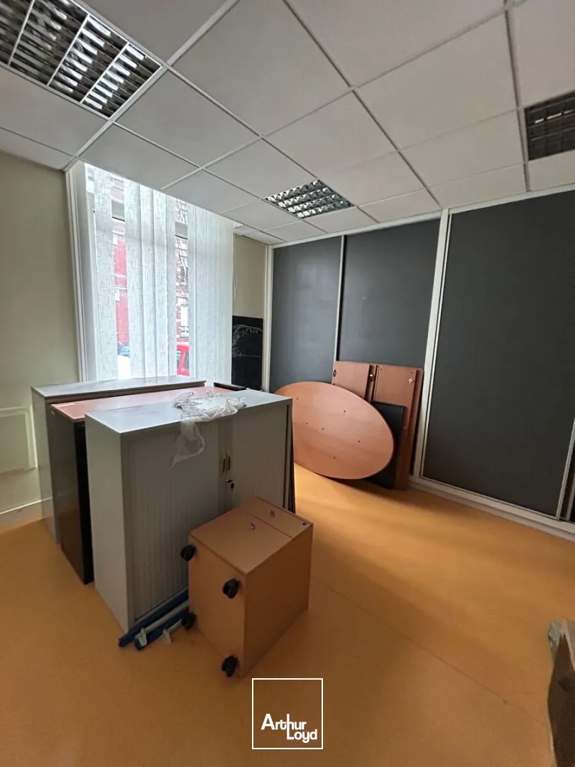 Immeuble de bureaux indépendant à Cambrai idéalement situé à proximité de la gare, à vendre