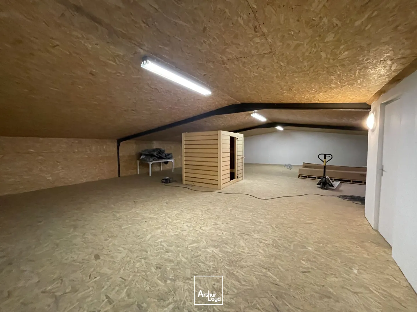 Locaux d'activité à vendre à GUICHAINVILLE 27930