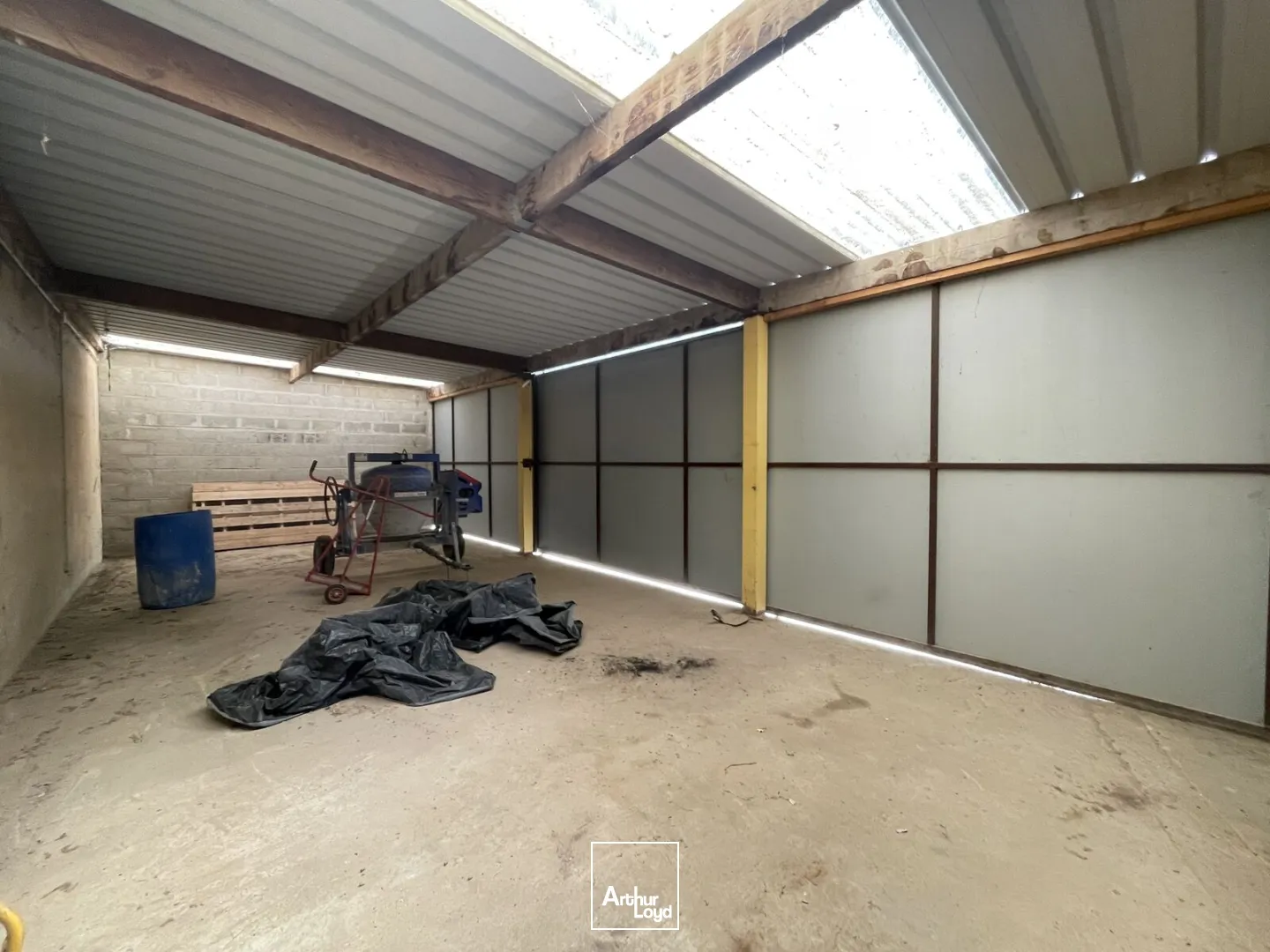 Locaux d'activité à vendre à GUICHAINVILLE 27930