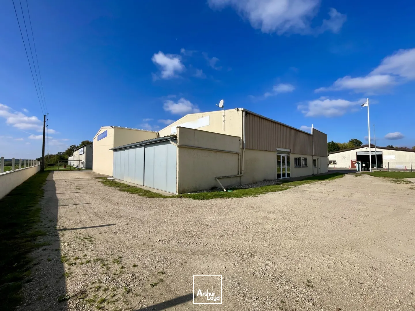 Locaux d'activité à vendre à GUICHAINVILLE 27930