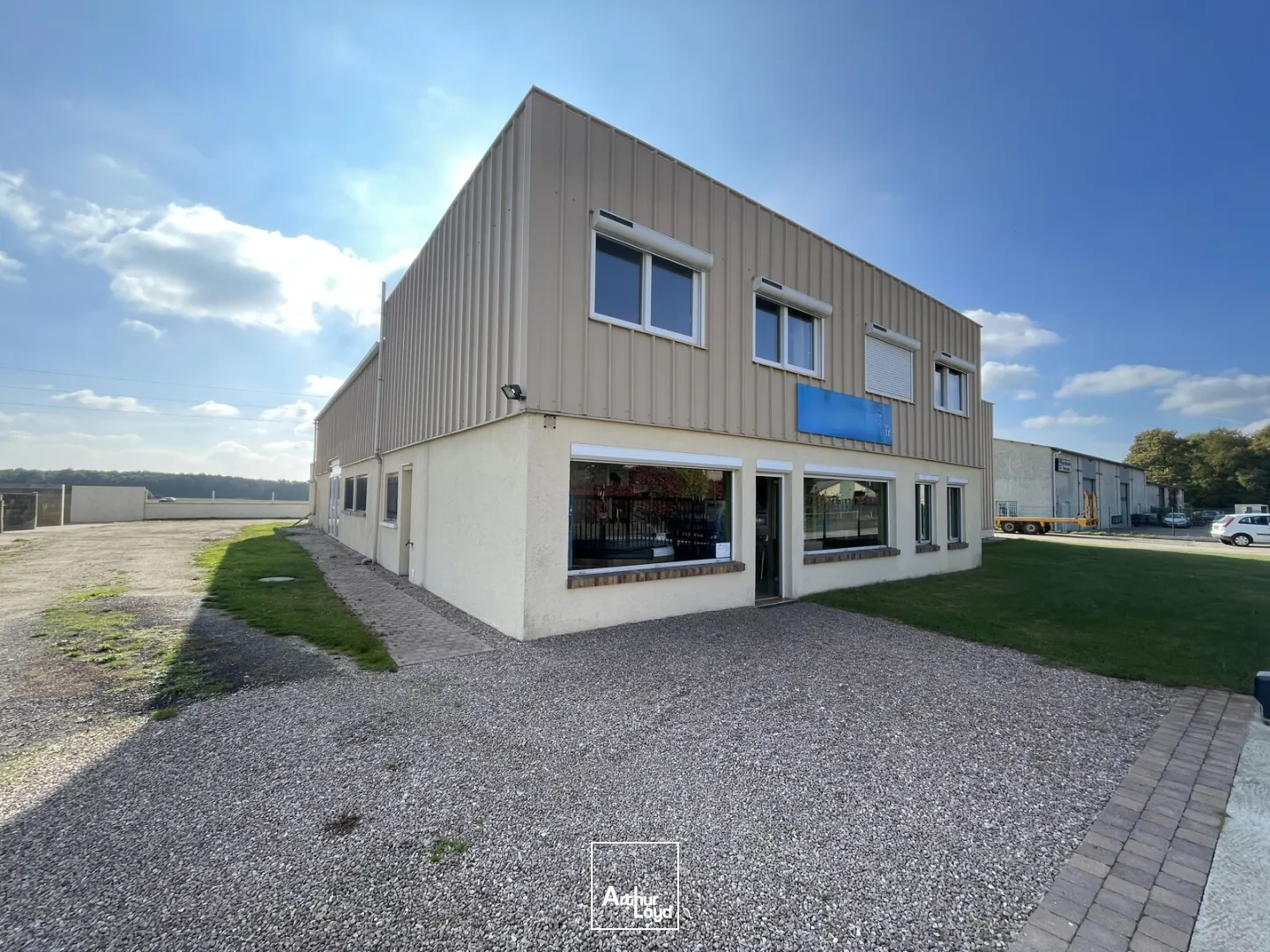 Locaux d'activité à vendre à GUICHAINVILLE 27930