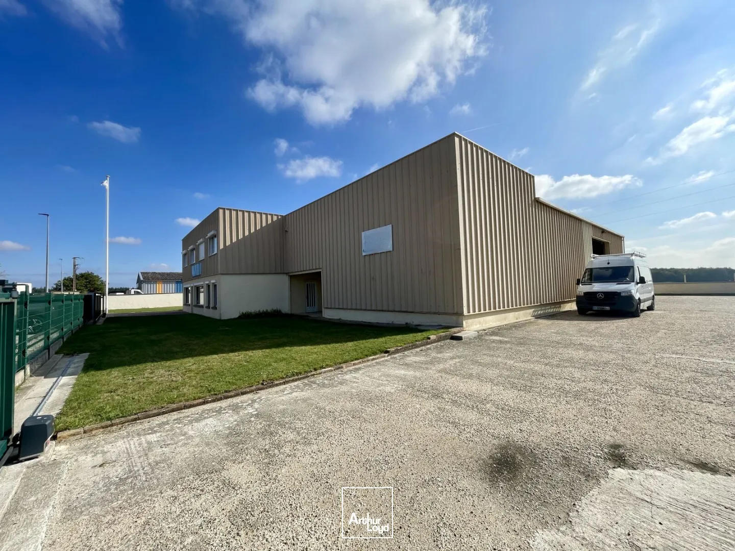 Locaux d'activité à vendre à GUICHAINVILLE 27930