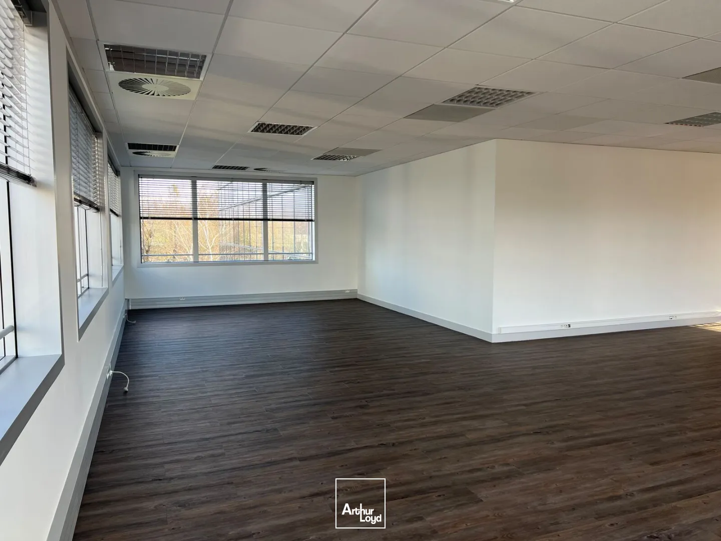 LOCAUX RENOVES ET CLIMATISES