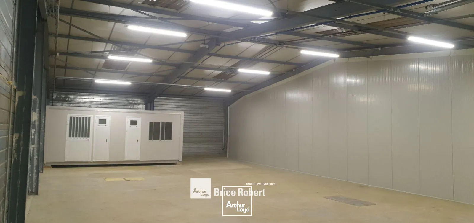 A LOUER - cellules d'activité disponible - IRIGNY