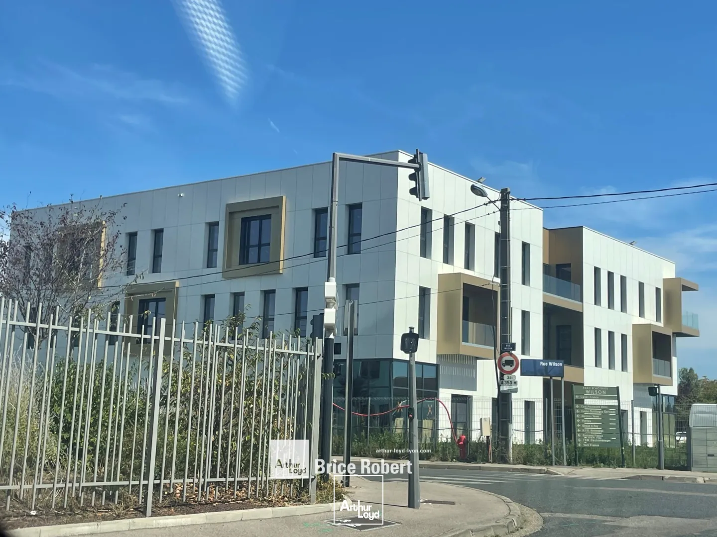 A vendre ou à louer - MILKY PARK - Bureaux neufs dans un parc - Décines Charpieu