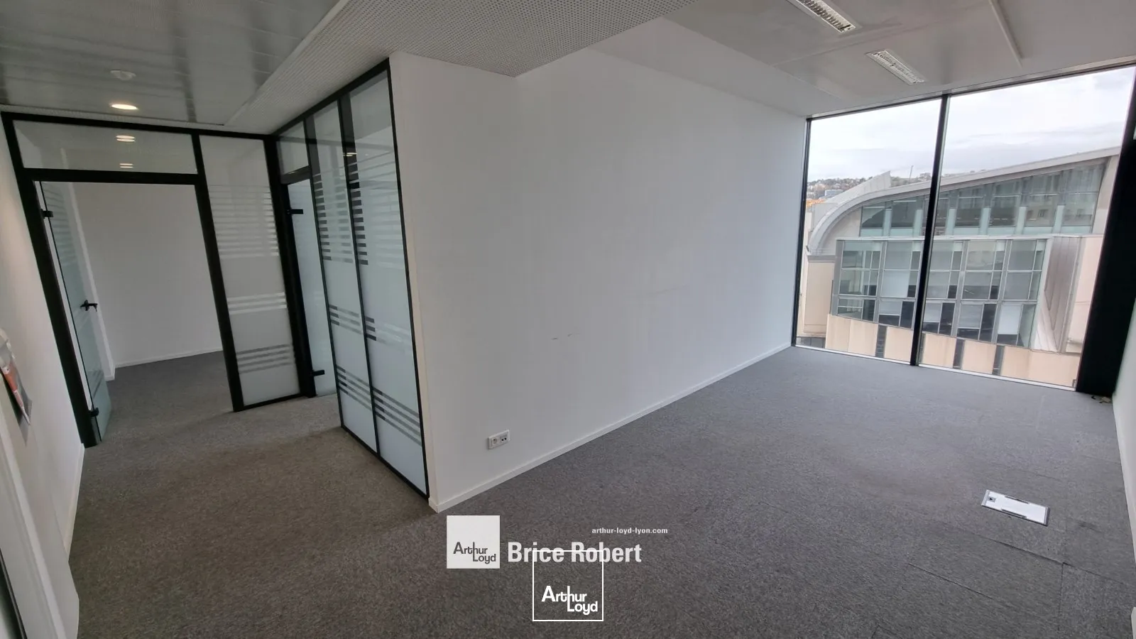 A louer - SUNWAY - Bureaux au pied du métro Debourg - Lyon 7ème