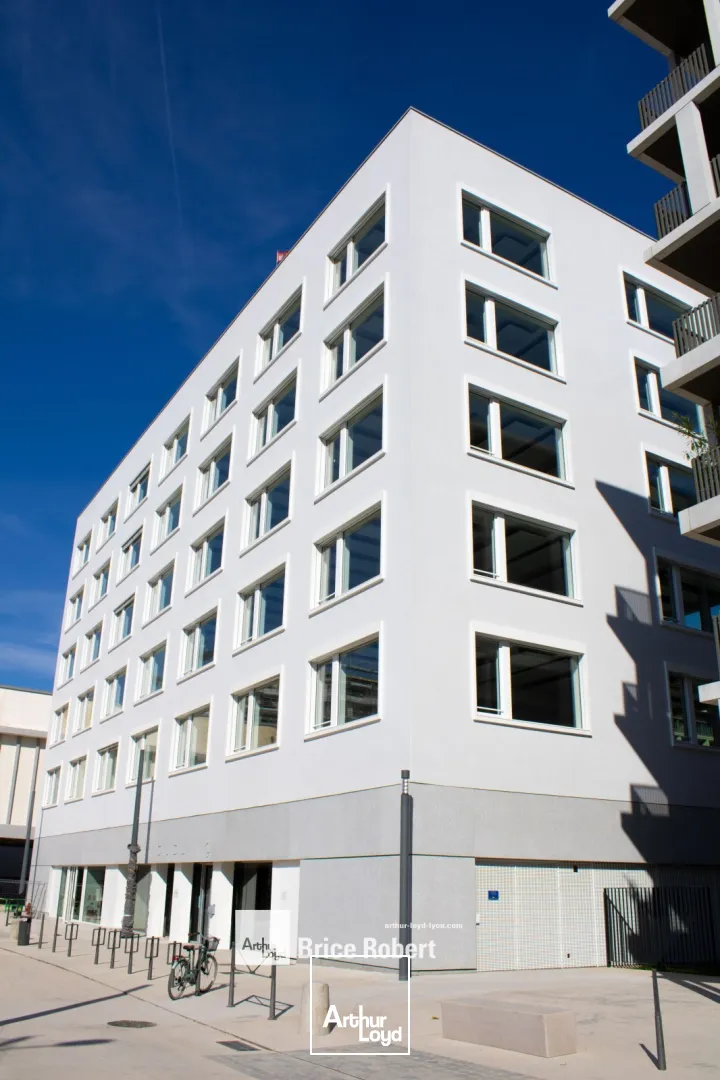A louer - WORK #2 - Bureaux dans un immeuble tertiaire - Lyon 2ème Confluence 