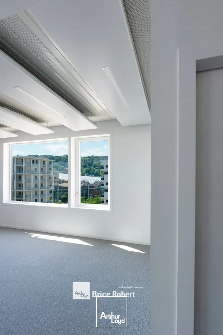 A louer - WORK #2 - Bureaux dans un immeuble tertiaire - Lyon 2ème Confluence 