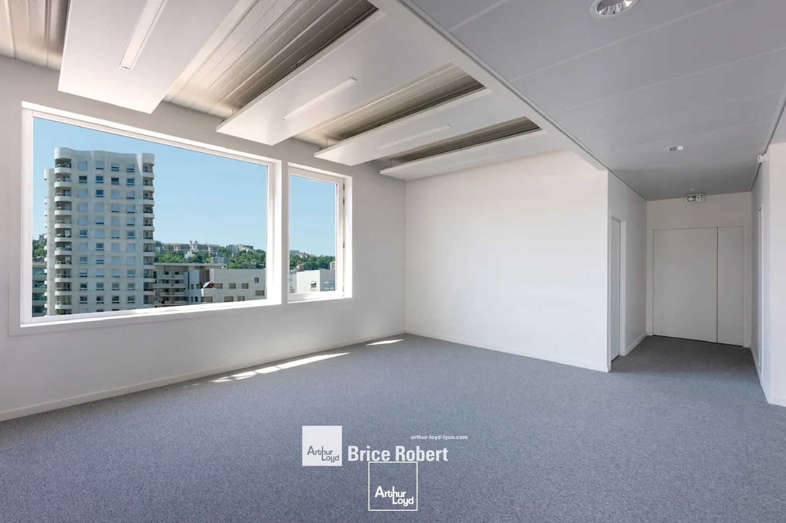 A louer - WORK #2 - Bureaux dans un immeuble tertiaire - Lyon 2ème Confluence 