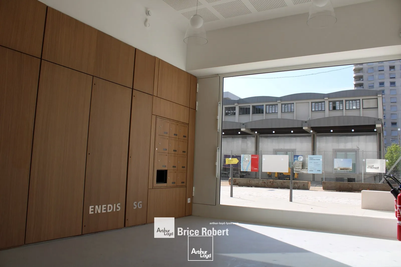 A louer - WORK #2 - Bureaux dans un immeuble tertiaire - Lyon 2ème Confluence 