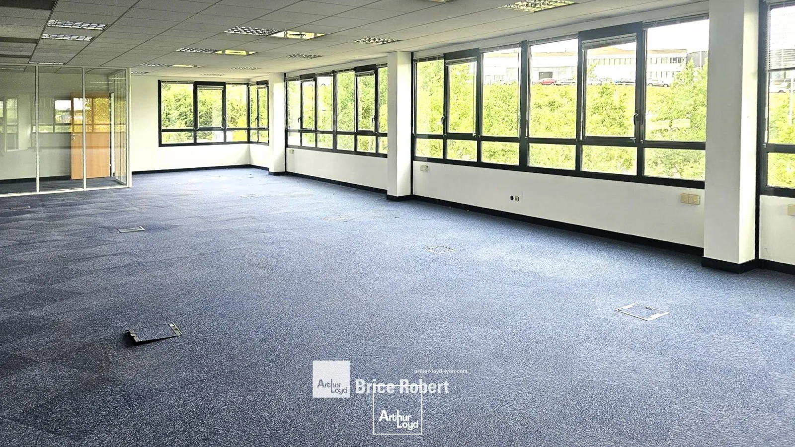 A louer - ROND POINT D'ECULLY - Bureaux ace plateau aménagéable - Ecully 