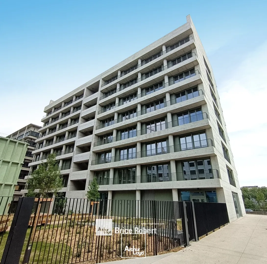 A louer - WORK #1 - Bureaux lumineux à Confluence - Lyon 2ème