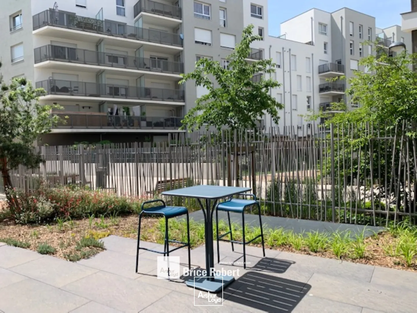 A louer - KBIS - Bureaux neufs au sein du quartier Carré de Soie - Vaulx en Velin 