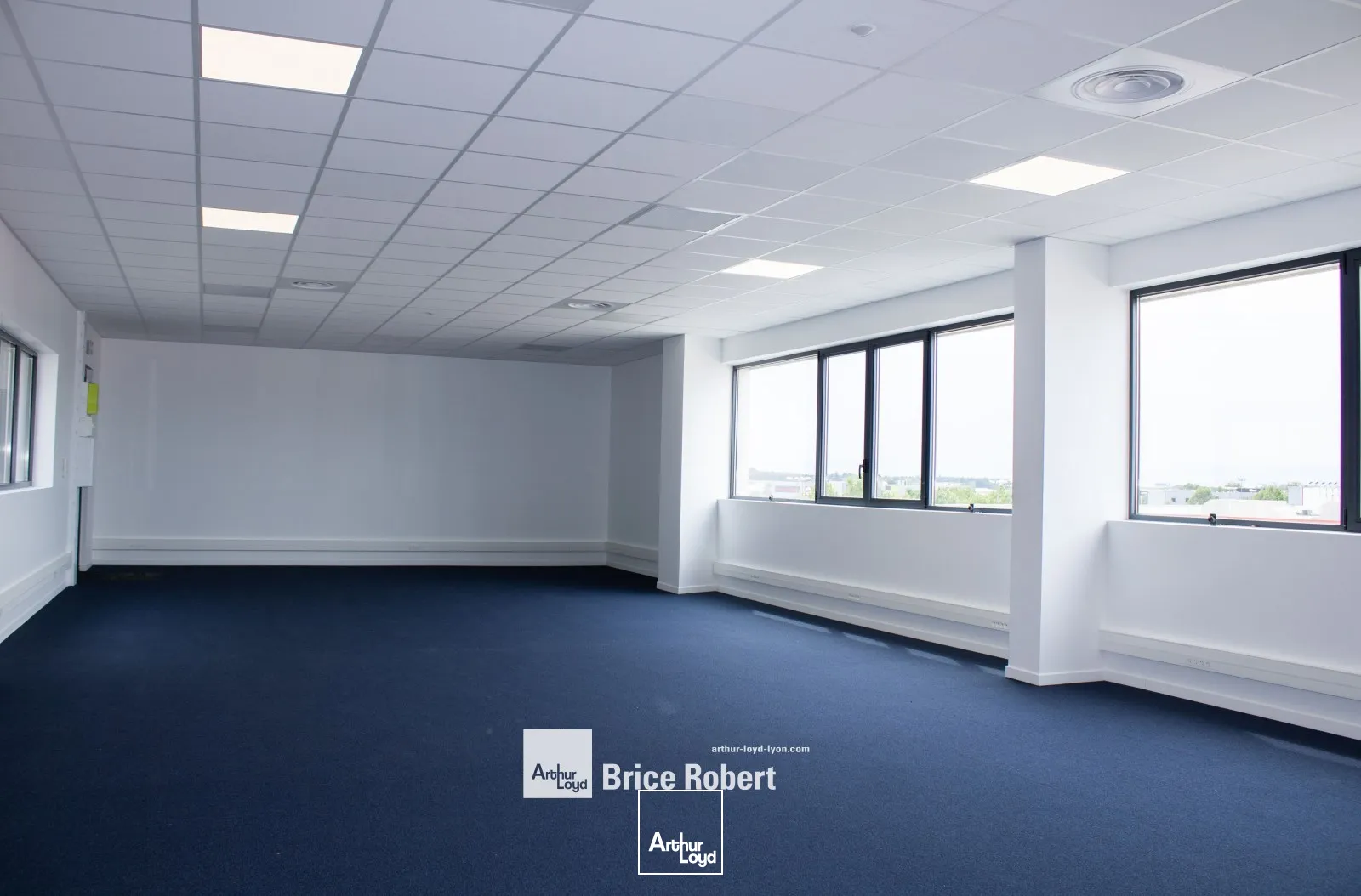 A louer - LE 196 - Bureaux avec bon ratio parkings - Saint Priest