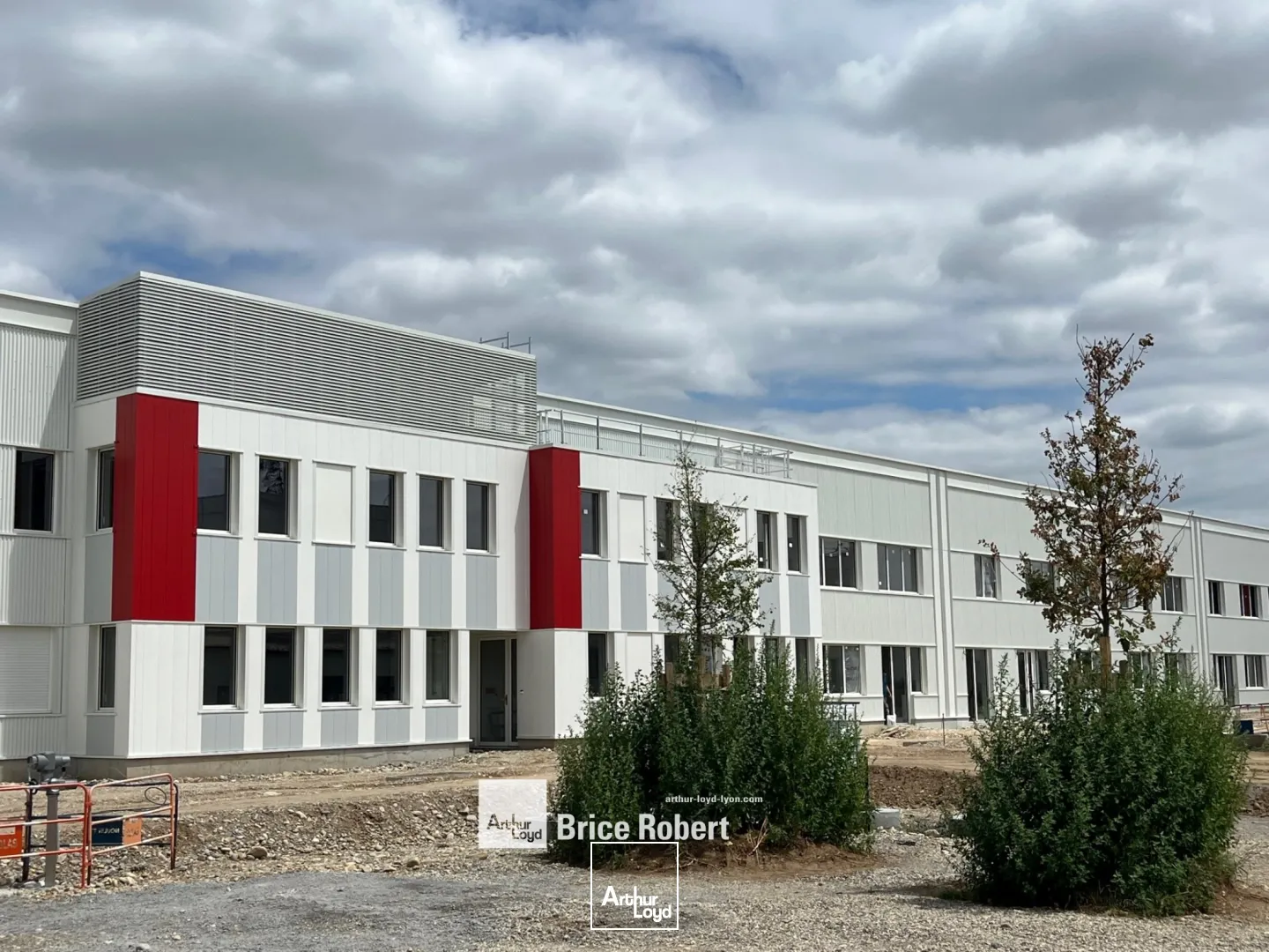 Bâtiment industriel - proche boulevard périphérique - à la location - à Vénissieux