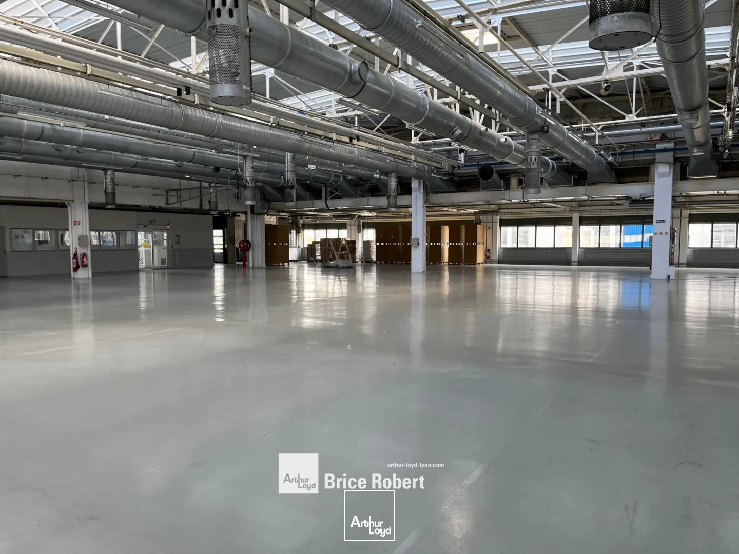 Site industriel - avec bonne desserte de TCL - à la location - à Vénissieux