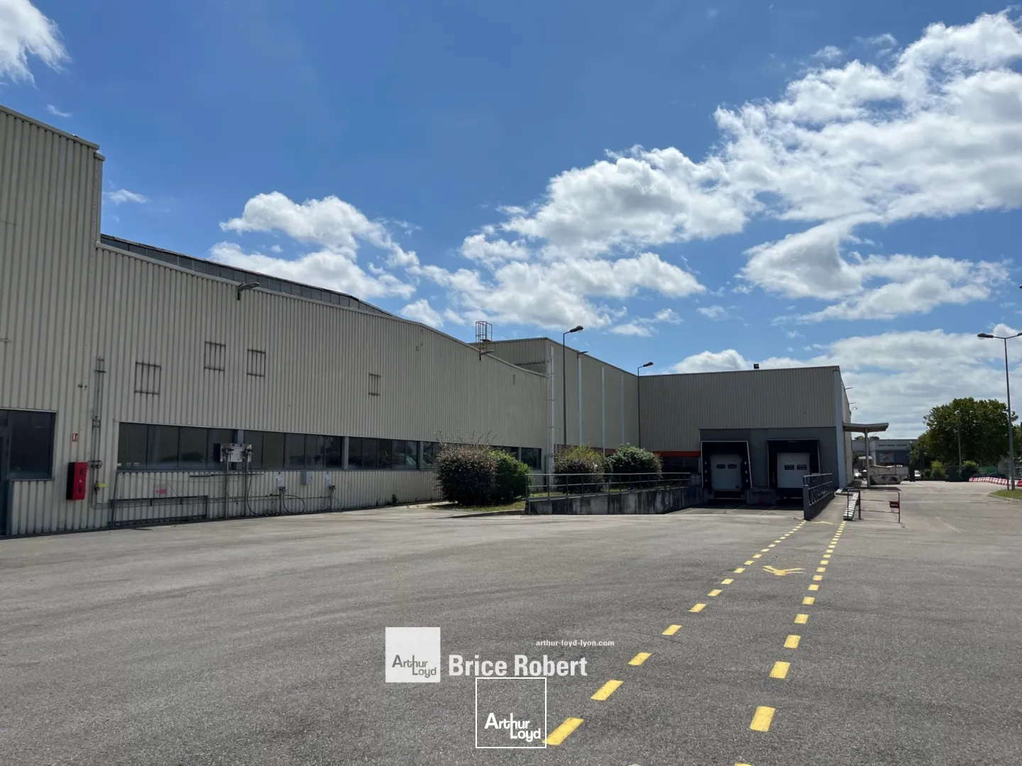Site industriel - avec bonne desserte de TCL - à la location - à Vénissieux