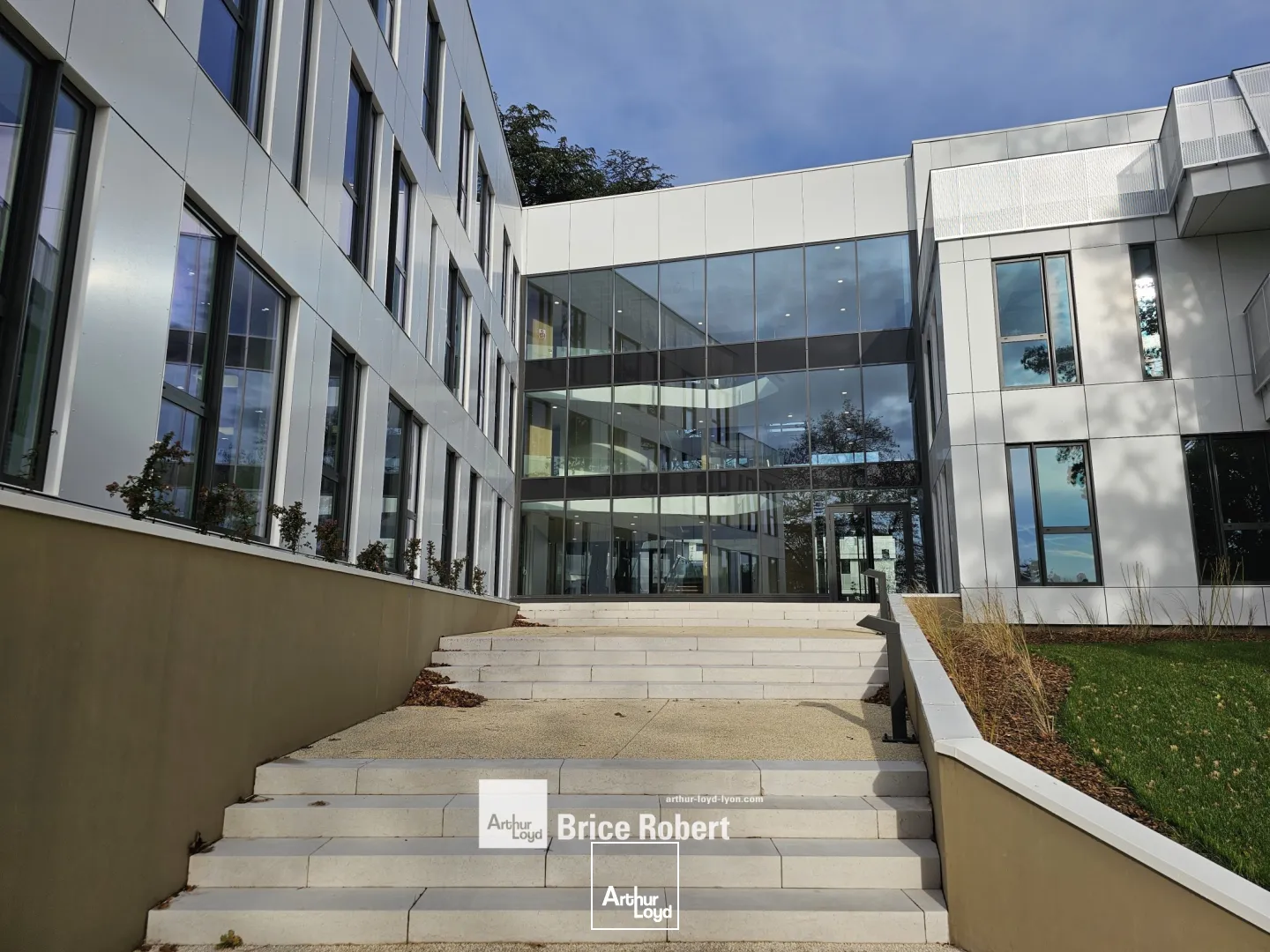 A vendre ou à louer - HELLO - Bureaux neufs avec terrasses - Limonest