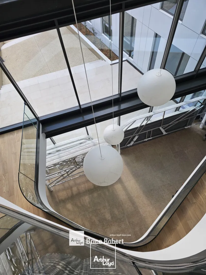 A vendre ou à louer - HELLO - Bureaux neufs avec terrasses - Limonest