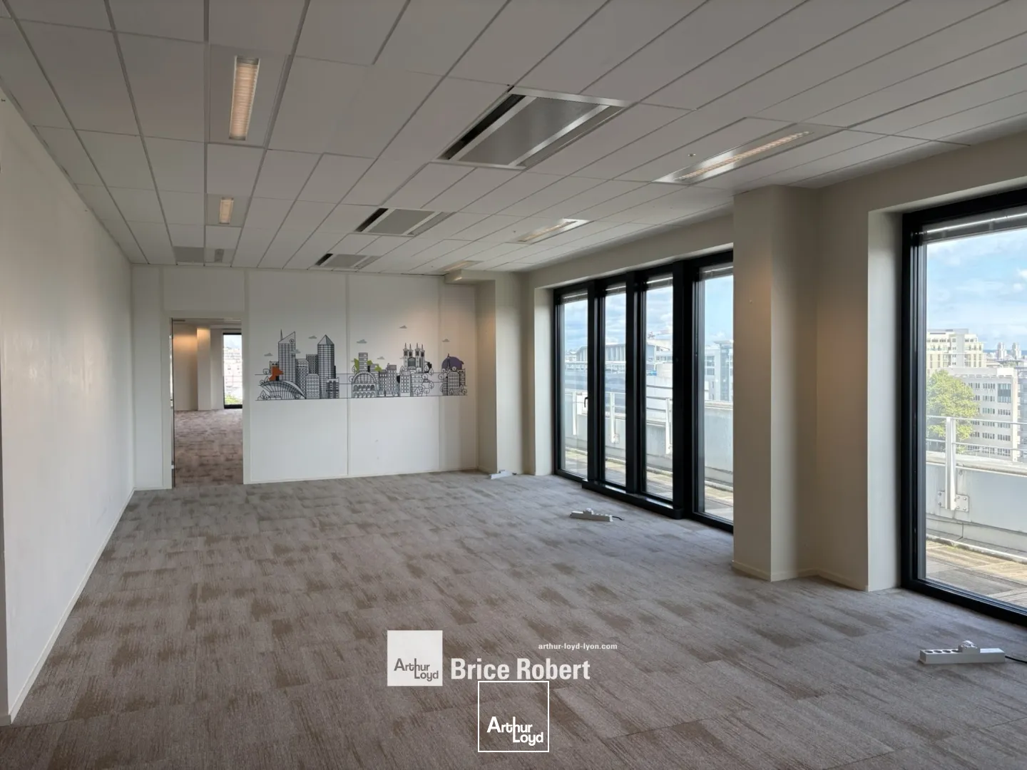 A louer - LE TERRALTA - Bureaux lumineux ERP 5ème catégorie - Lyon 3ème Part-Dieu