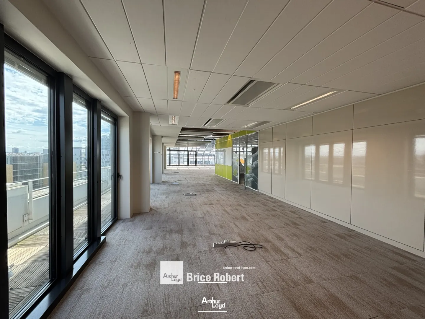 A louer - LE TERRALTA - Bureaux lumineux ERP 5ème catégorie - Lyon 3ème Part-Dieu