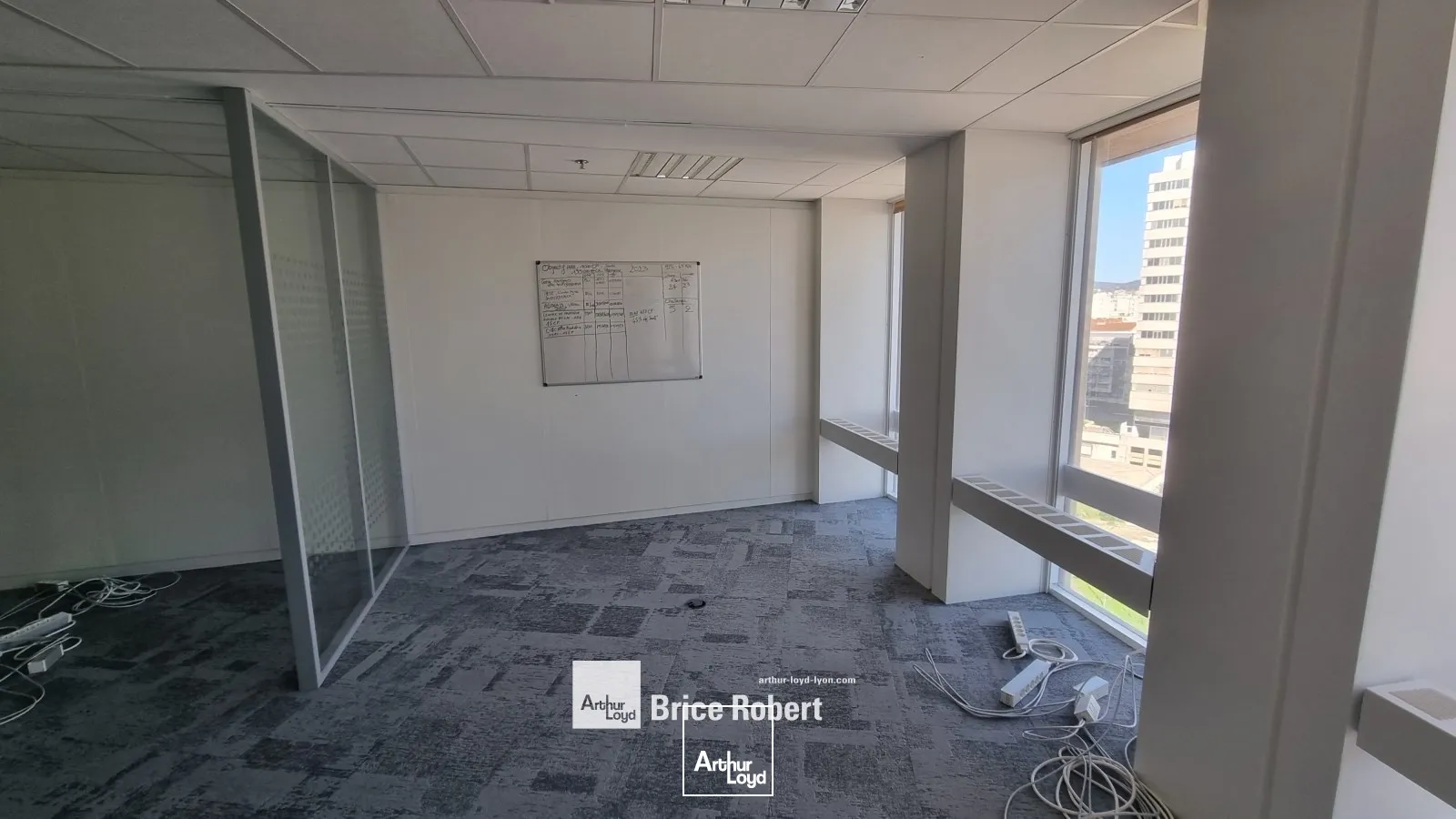 A louer - TOUR PART DIEU - Bureaux dans l'immeuble emblématique de la 