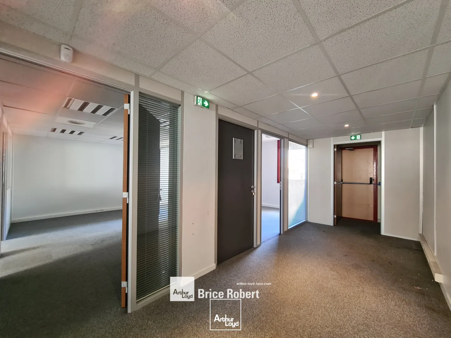 A louer - LE POLARIS - Bureaux en bon état - Lyon 6ème 