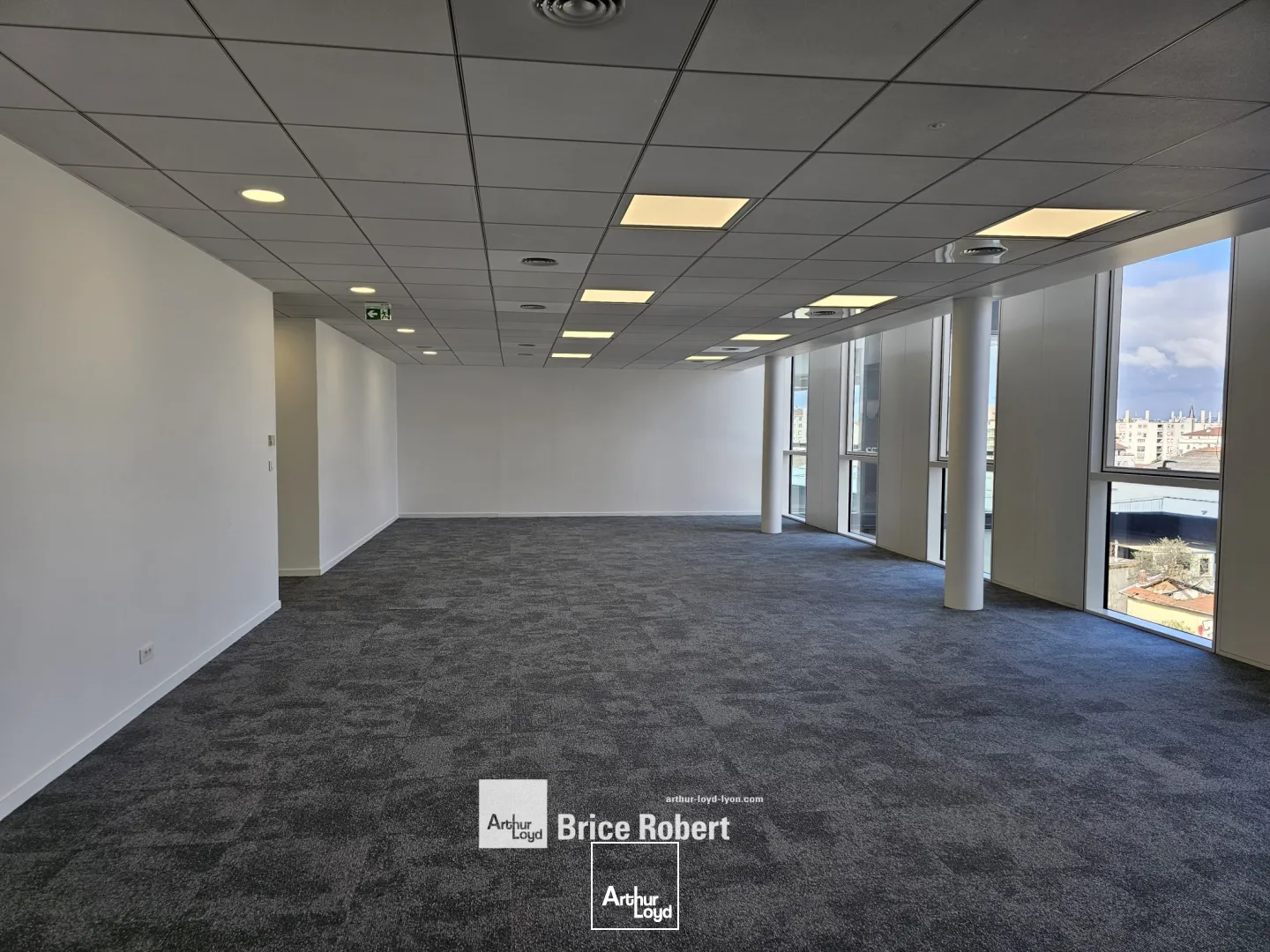 A louer - LE MIRAGE - Bureaux au pied des transports en commun - Villeurbanne