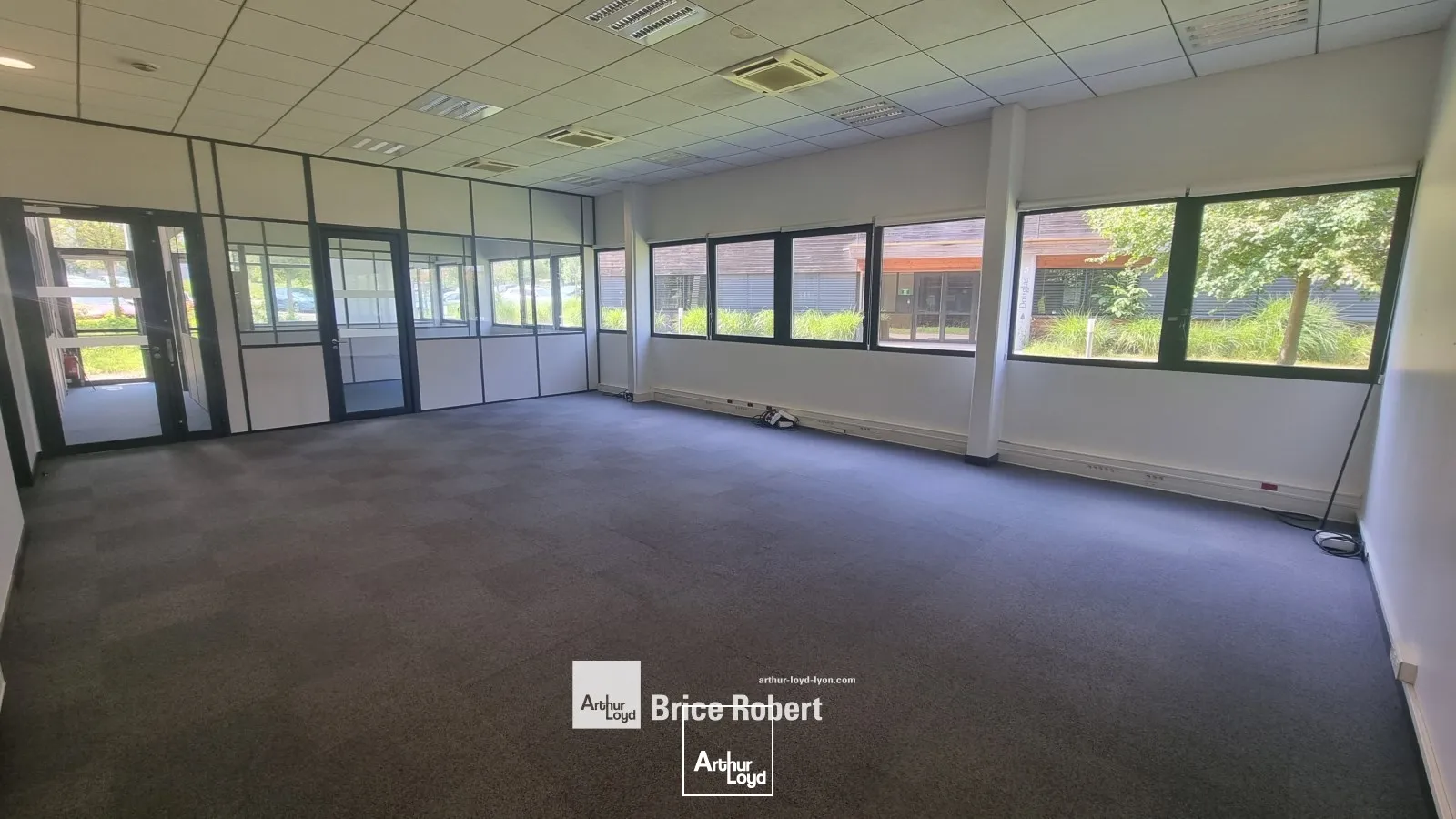 A louer - WOODSTOCK - Bureaux dans un parc technologique - Corbas