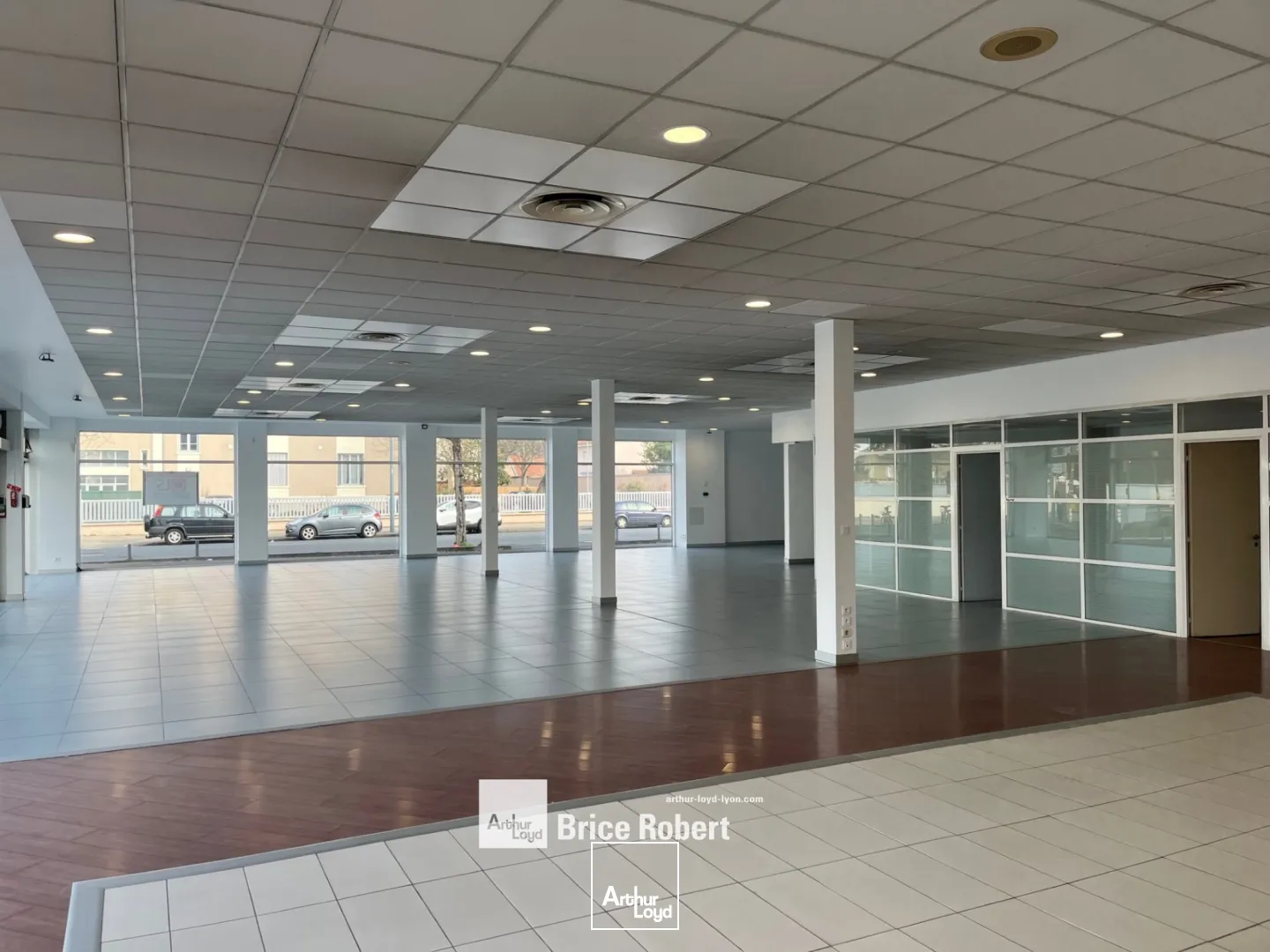 A LOUER - Bâtiments d'activités - VENISSIEUX