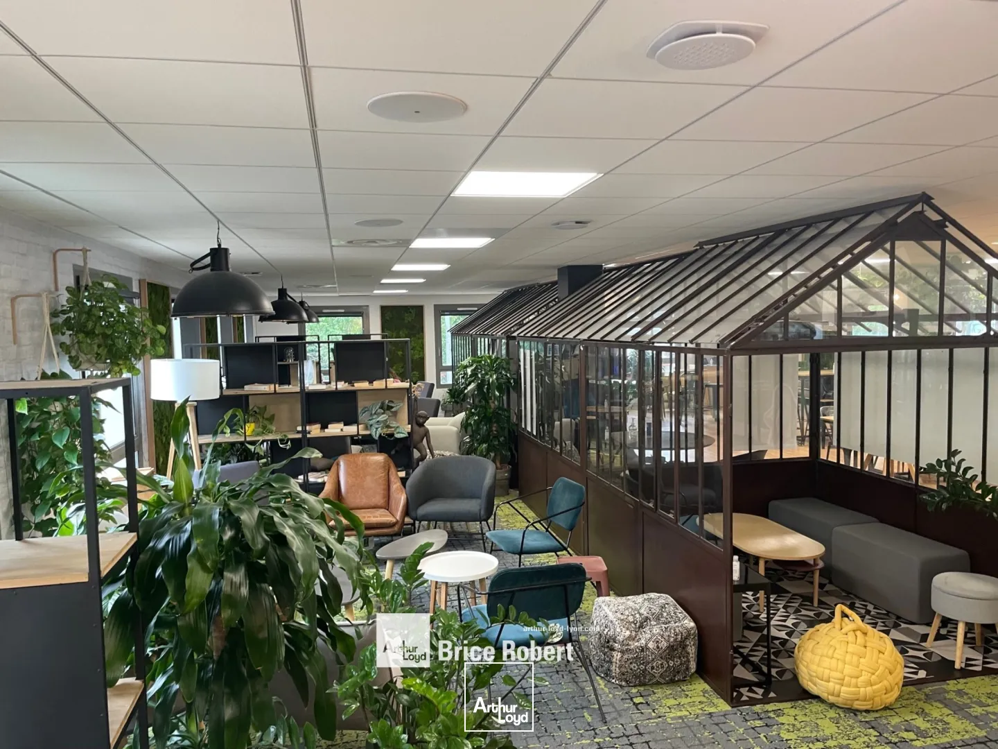 A louer - LES BOIS DES COTES 1&2 - Bureaux avec parc arboré - Limonest