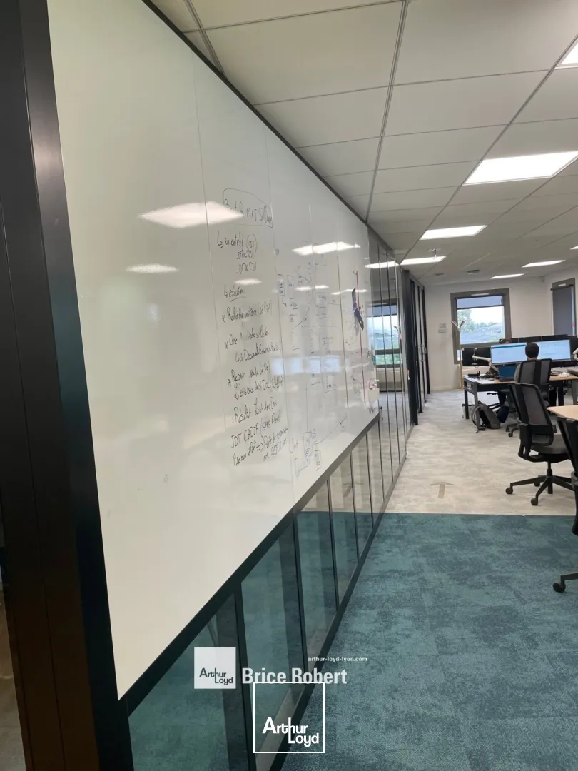 A louer - LES BOIS DES COTES 1&2 - Bureaux avec parc arboré - Limonest