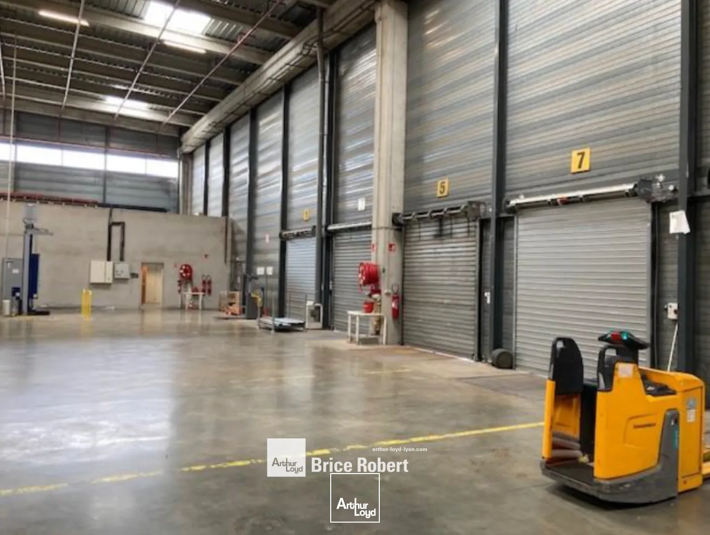 Entrepôt de logistique à louer - Proximité de Lyon - ZI Mions / Corbas.