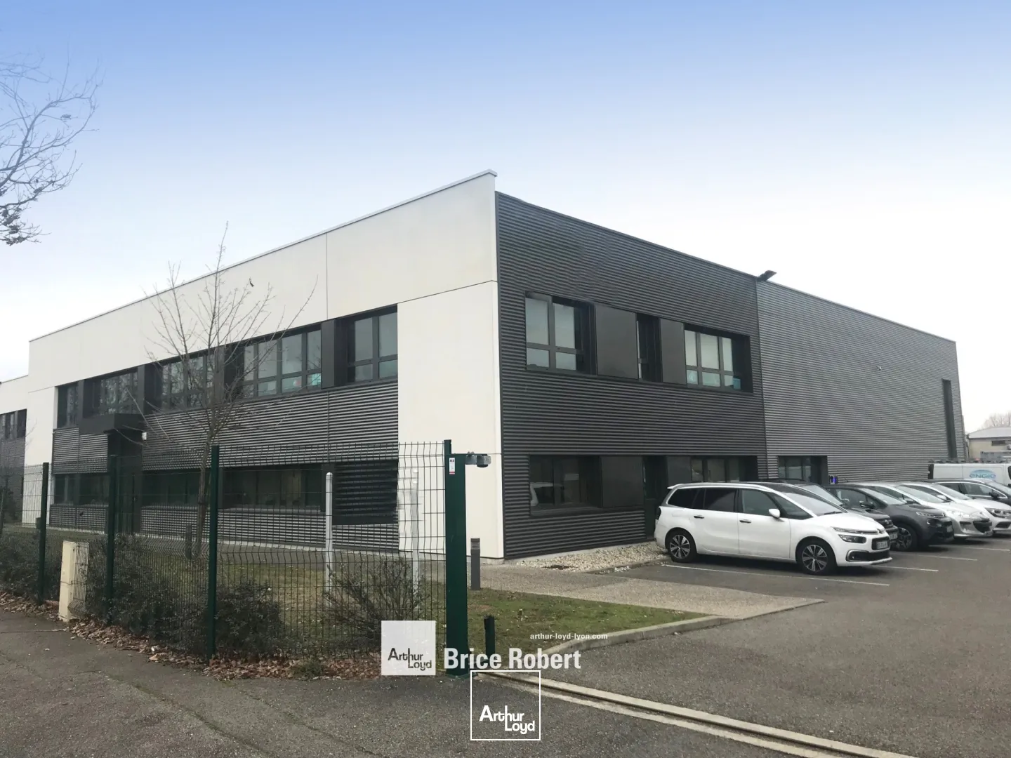 Locaux d'activités à la Location - Mi Plaine - Locaux mixte - Saint Priest