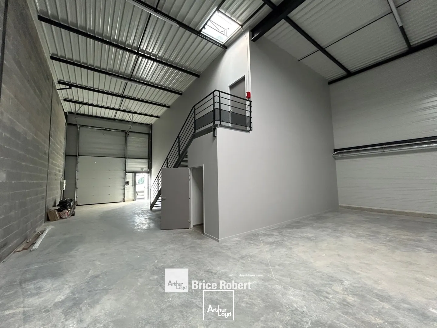 Local d'activités neuf - à la location - Genay