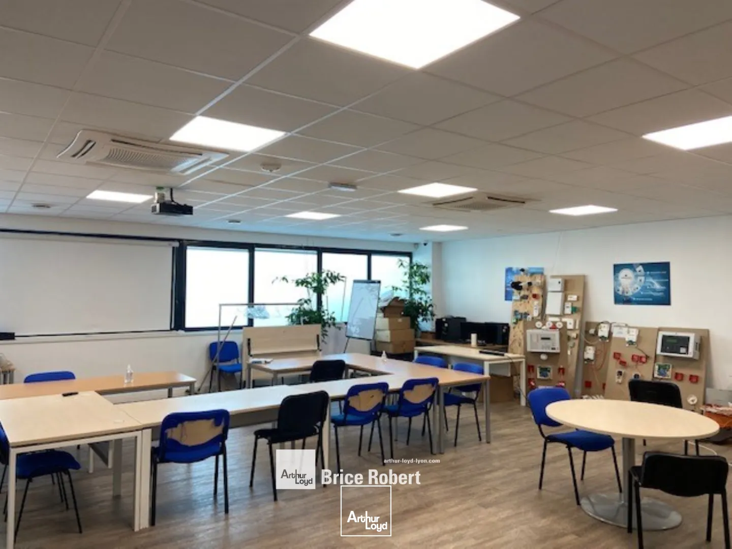 A louer - LES CARRES DU PARC - Bureaux sur la Techlid - Champagne au Mont d'Or