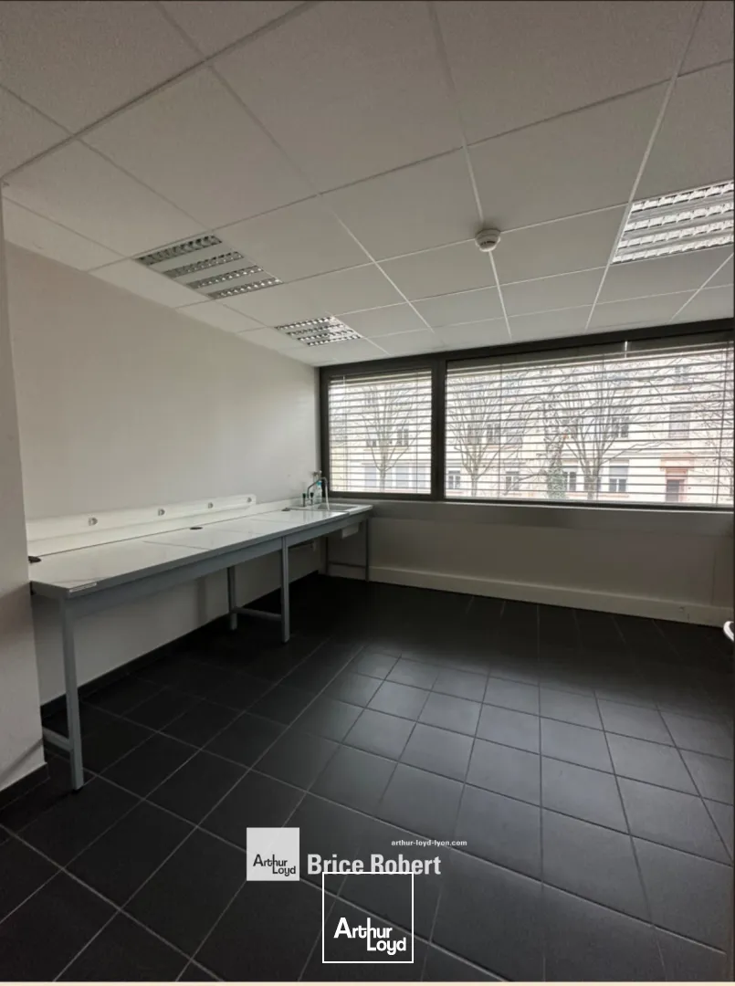 A vendre - Bureaux dans un immeuble indépendant - Caluire et Cuire