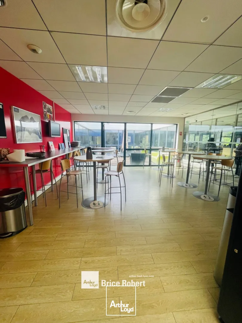 A vendre ou à louer - WOODSTOCK 14- Bureaux dans un parc clos - Saint Priest