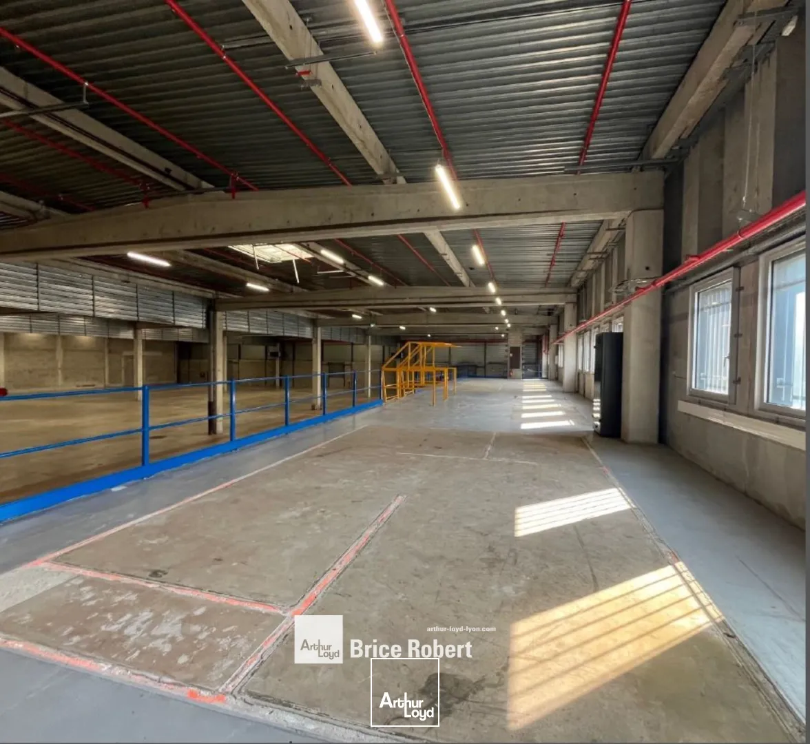 A louer - Bâtiments industriels avec quais d'accès sur porte - Vénissieux