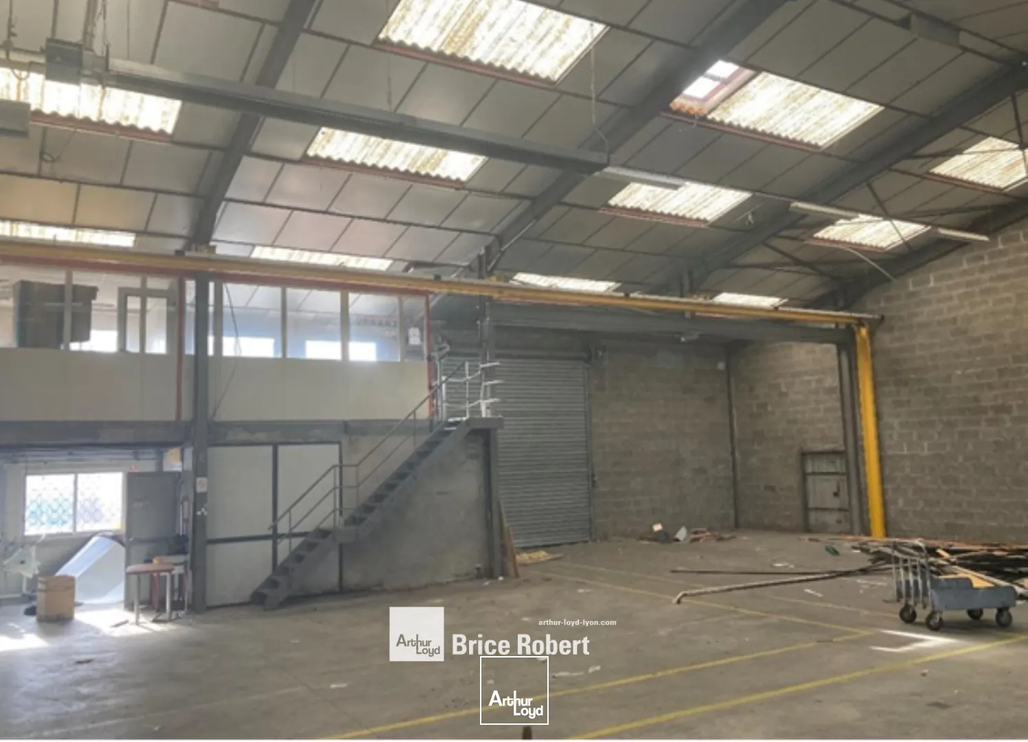 Tènement industriel situé à Rillieux La Pape disponible à la vente