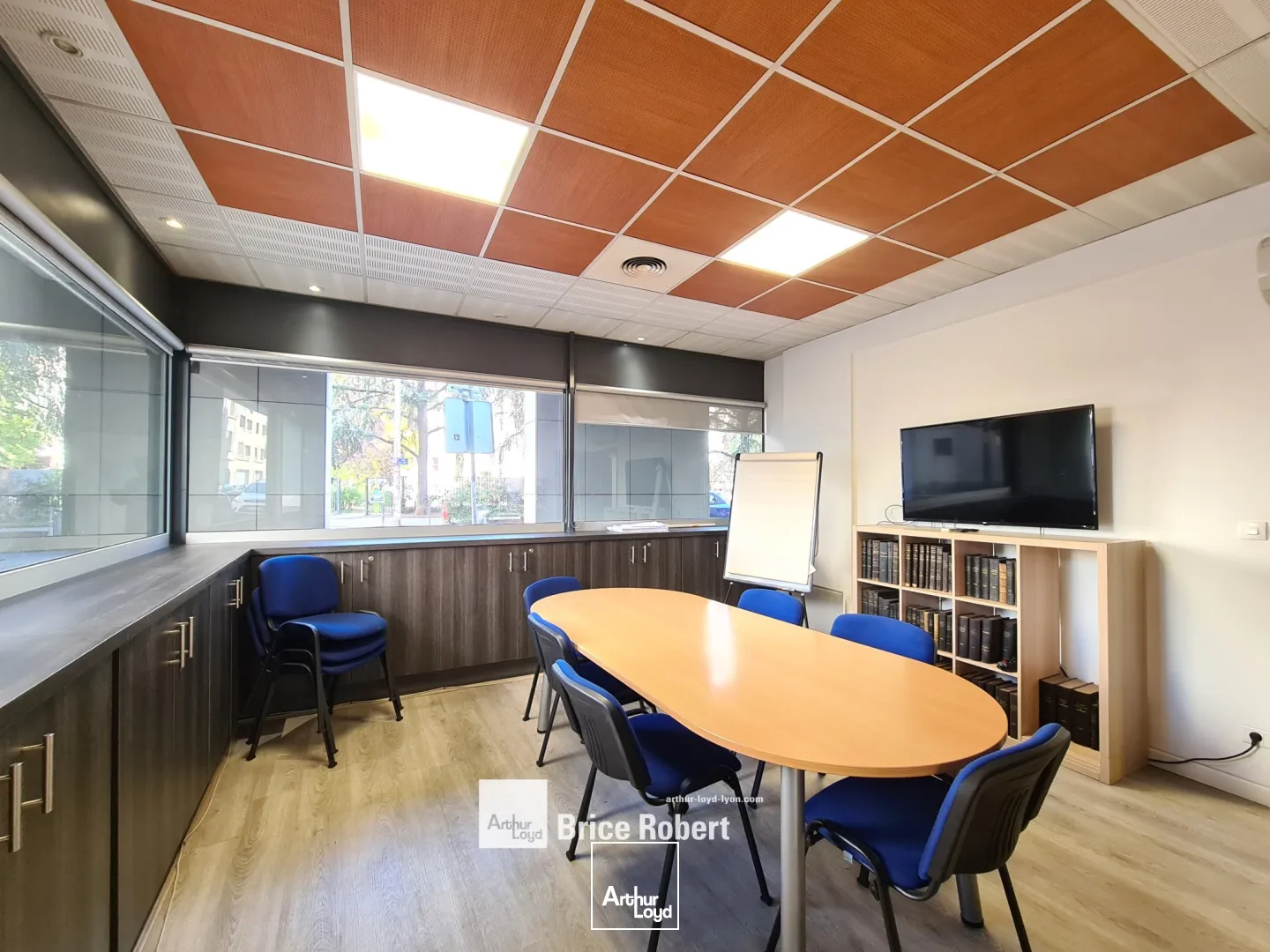 A vendre - LA VILLARDIERE - Bureaux en rez-de-chaussée - Lyon 3ème Part- Dieu