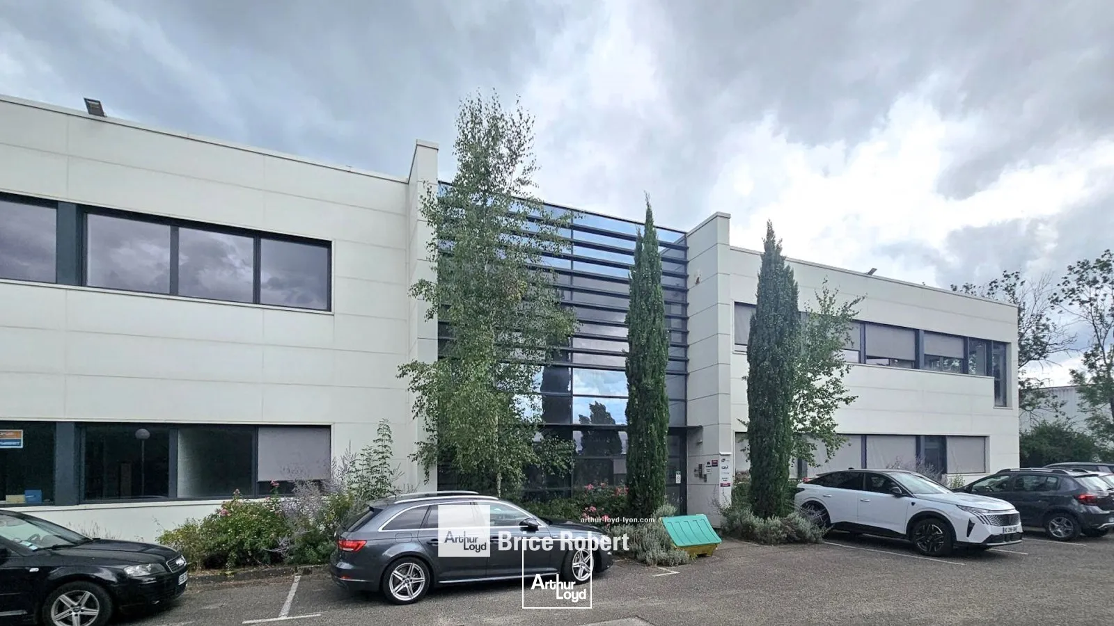 A louer - CARRE D'ARGENT - Bureaux lumineux en rez-de-chaussée - Champagne au Mont d'Or